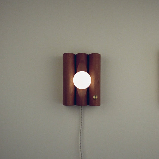 Nuru Sconce