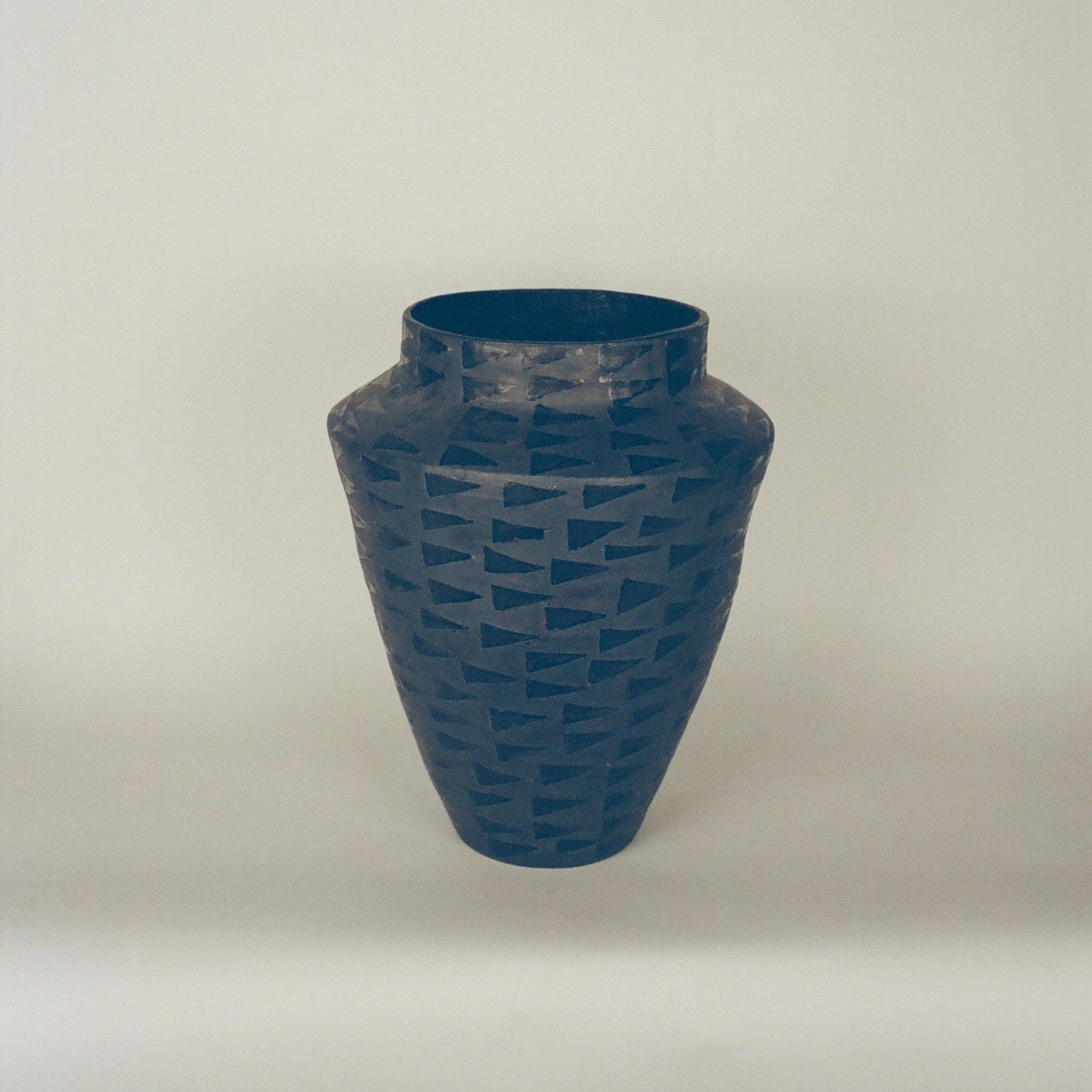 LG Vessel for Piscina