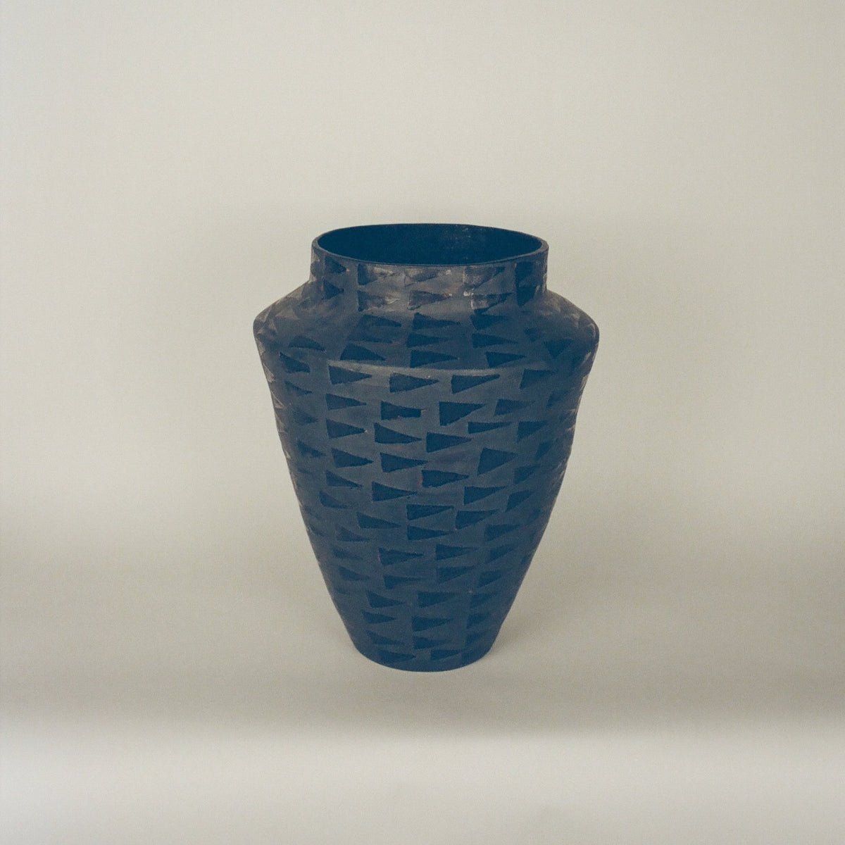 LG Vessel for Piscina